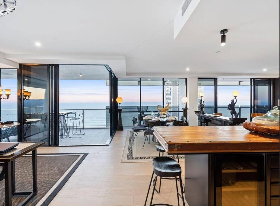 Exclusive Circle On Cavil Sub-Penthouse Luxury Apt - Hosted By Coastal Letting Gold Coast Exterior foto